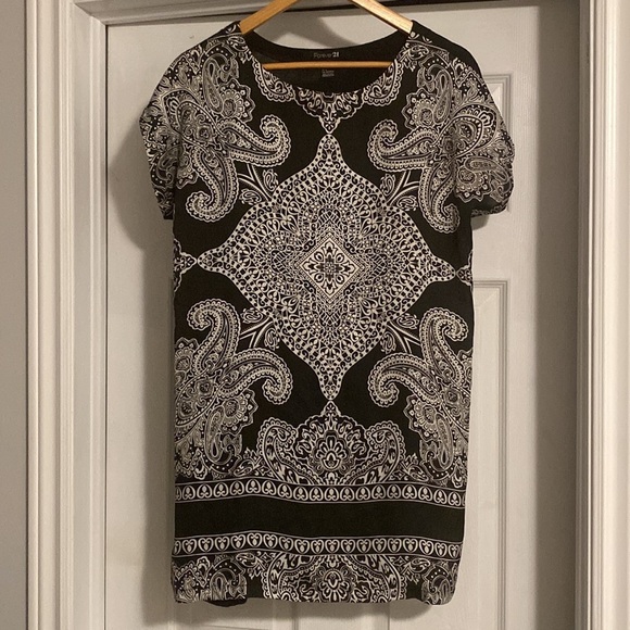 Bandana Print Top tshirt - Picture 2 of 3